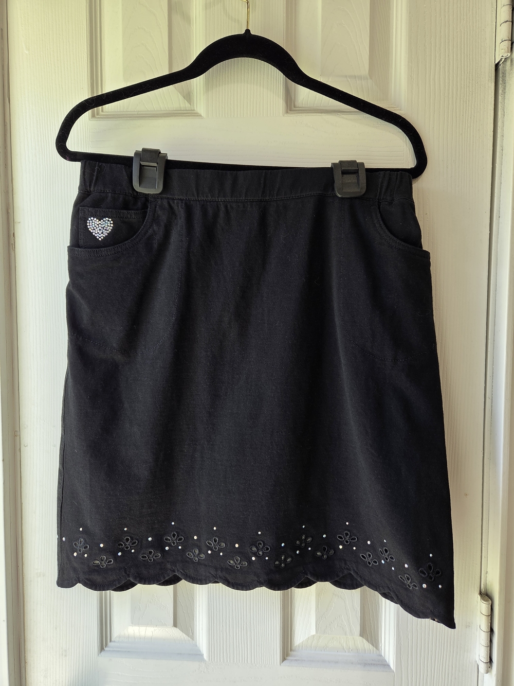 Quacker Factory Black Mini Skirt Skort  with Rhinestone Heart